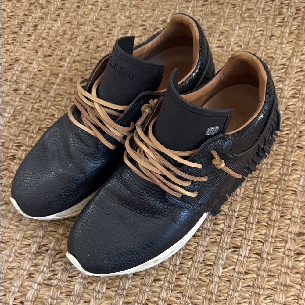 Women’s esseutesse size 7